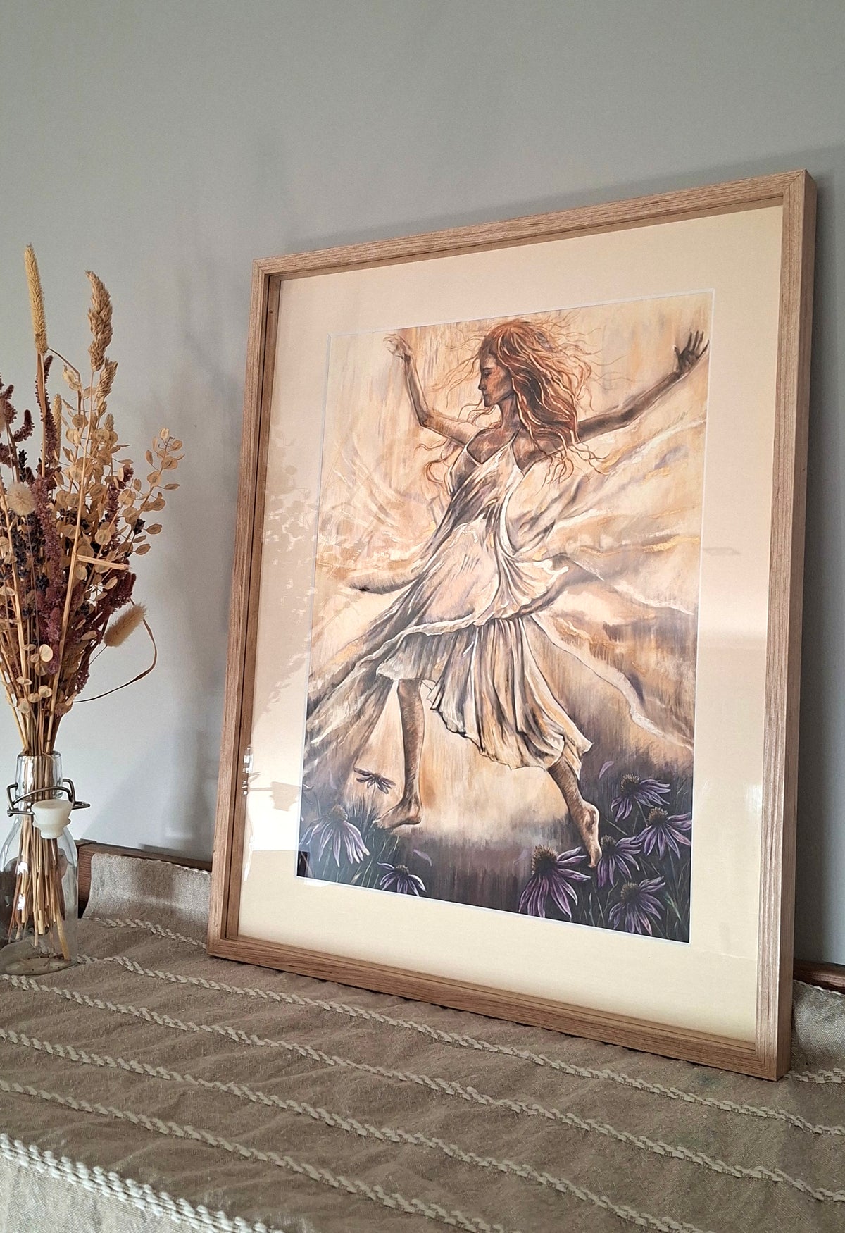 "Ona już tu jest" - Reprodukcja Fine Art